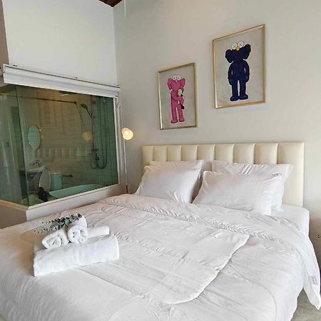 Mr Black & Ms White -Self Check In Accommodation Bangkok Buitenkant foto