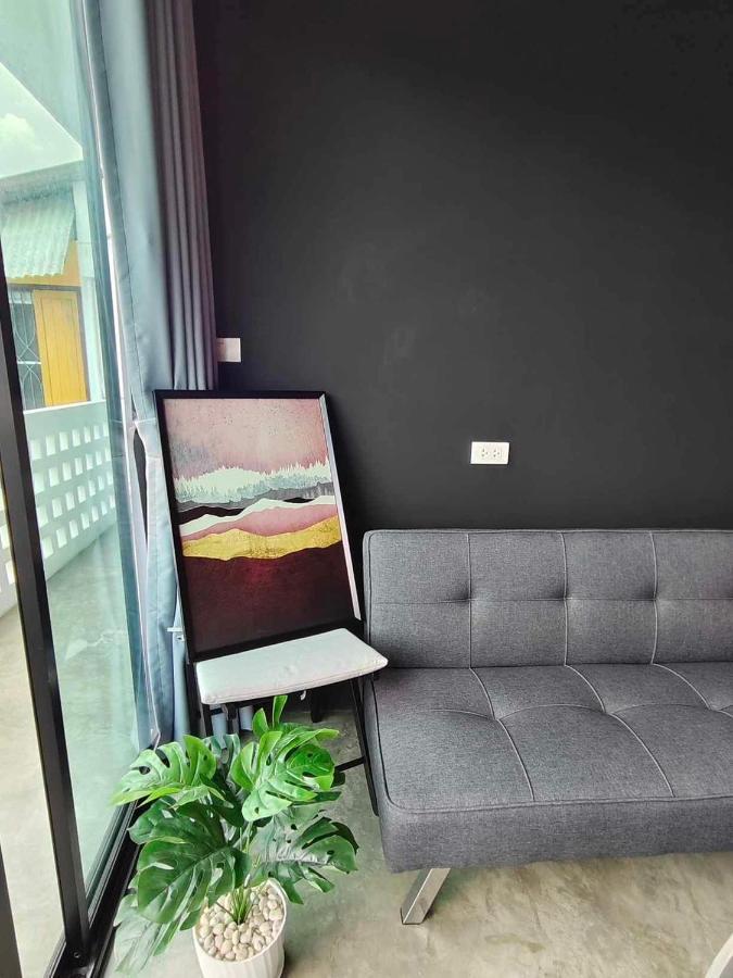 Mr Black & Ms White -Self Check In Accommodation Bangkok Buitenkant foto