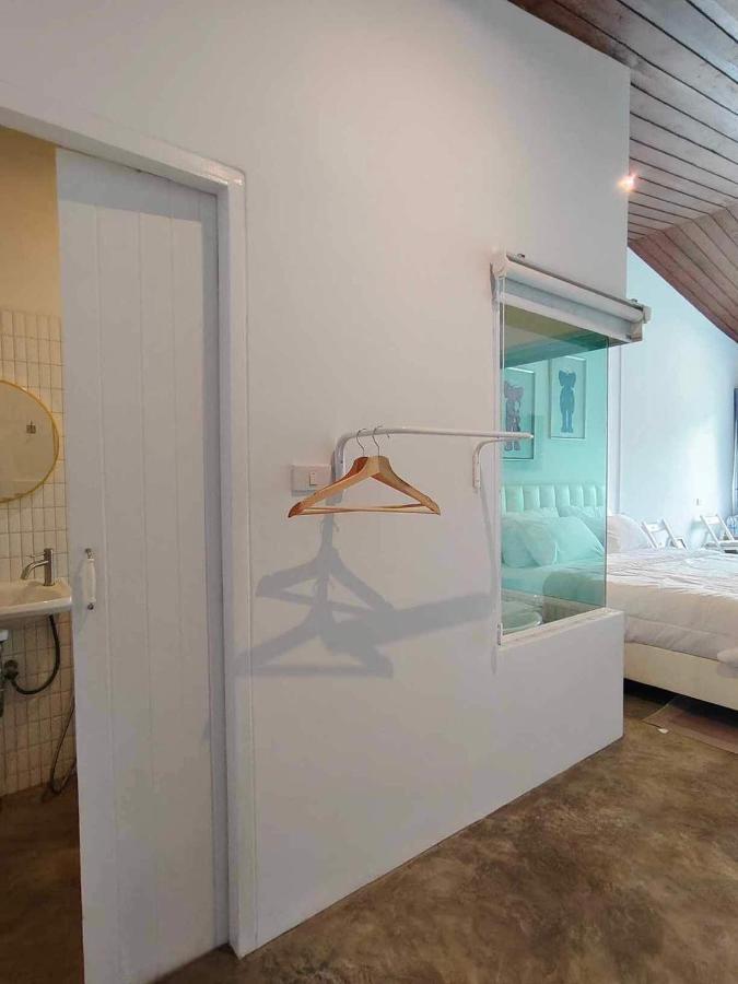 Mr Black & Ms White -Self Check In Accommodation Bangkok Buitenkant foto