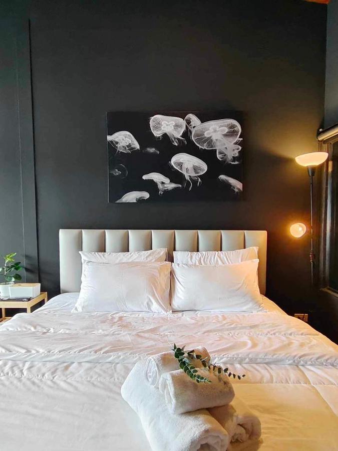 Mr Black & Ms White -Self Check In Accommodation Bangkok Buitenkant foto
