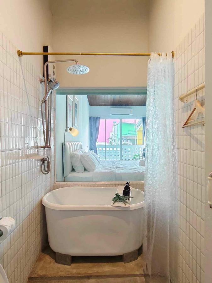 Mr Black & Ms White -Self Check In Accommodation Bangkok Buitenkant foto