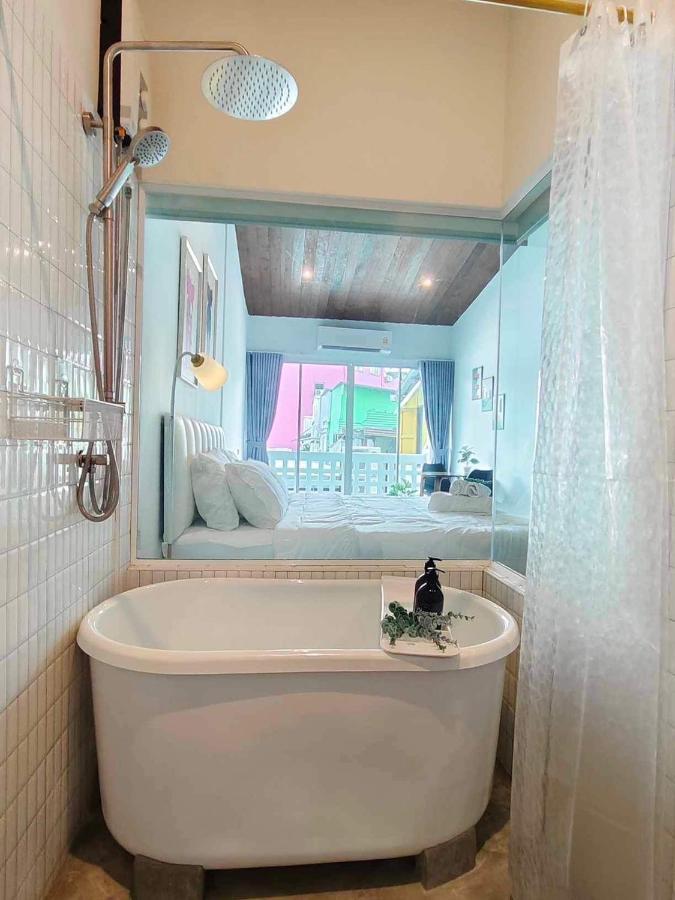 Mr Black & Ms White -Self Check In Accommodation Bangkok Buitenkant foto